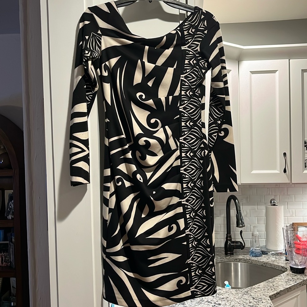 Brand New Analili Dress Size Small